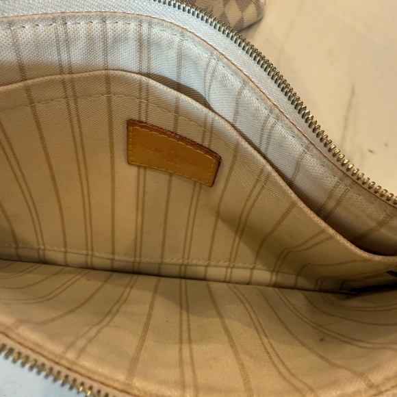 Louis Vuitton White Neverfull GM in Damier Azur - Picture 7 of 11